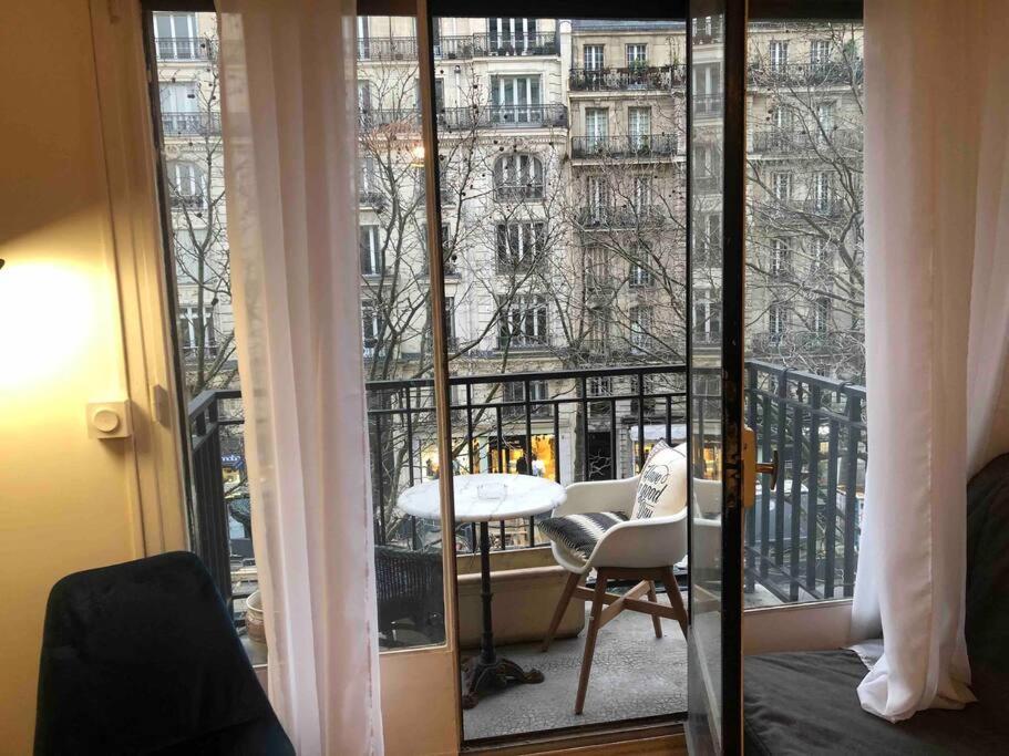 Grand Proche Metro Appartement Parijs